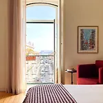 Casa Do Bairro By Shiadu Lisboa