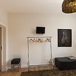 Casa Do Bairro By Shiadu